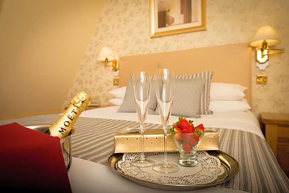 Glen-Yr-Afon House Hotel