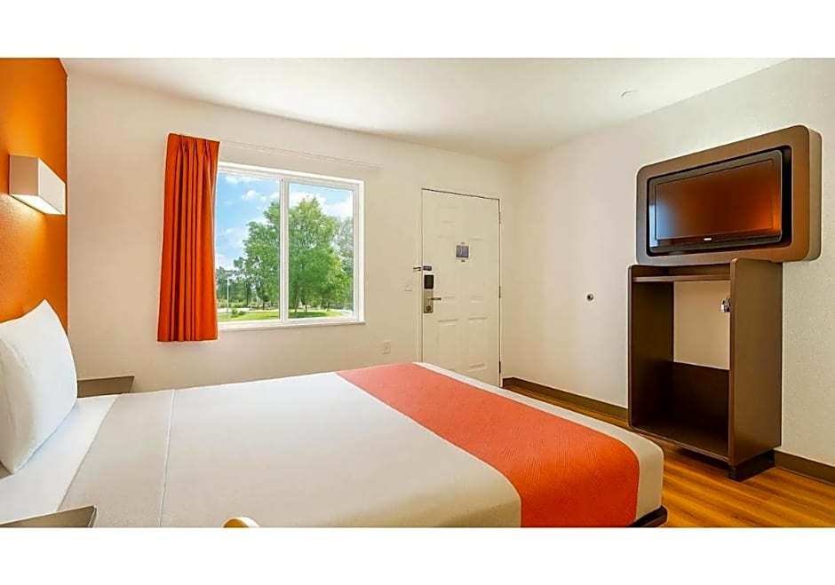 Motel 6-Carlsbad, CA Beach
