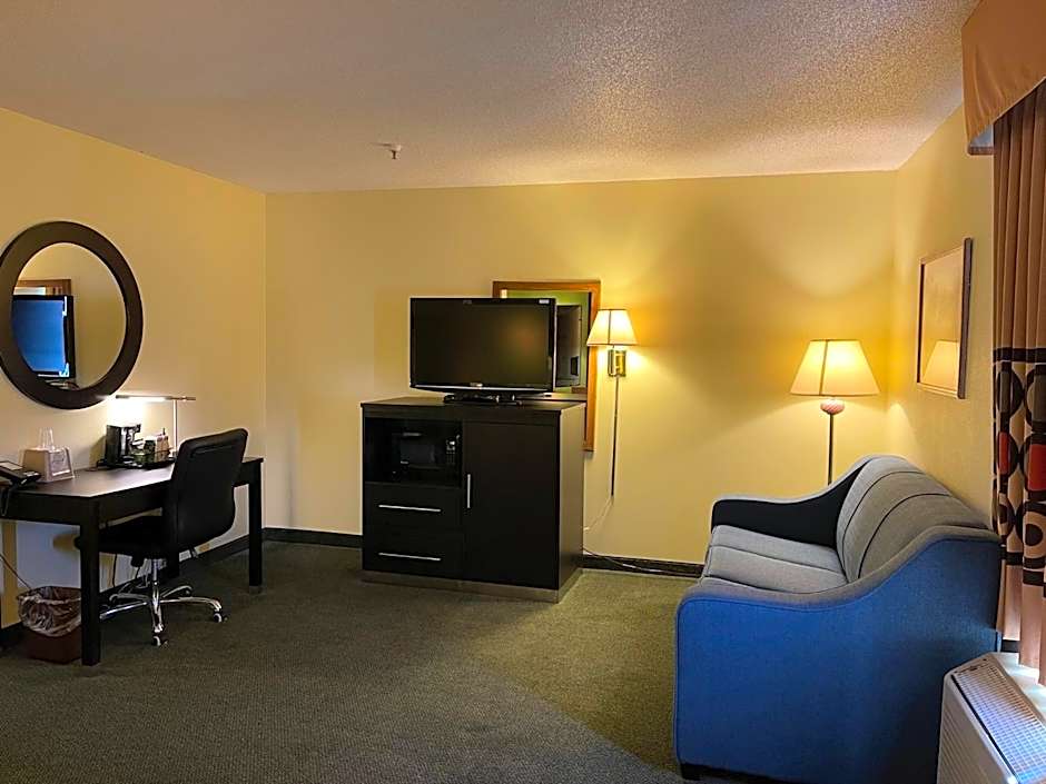 Super 8 by Wyndham Colby
