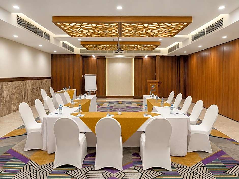 Aura Suites