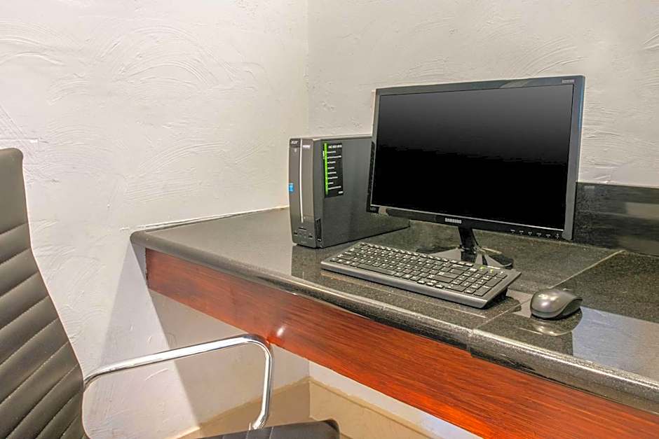 Quality Inn & Suites Jacksonville-Baymeadows