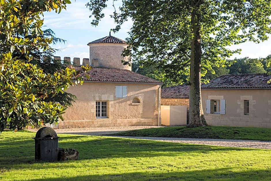 Chateau Lafaurie-Peyraguey Hotel & Restaurant LALIQUE