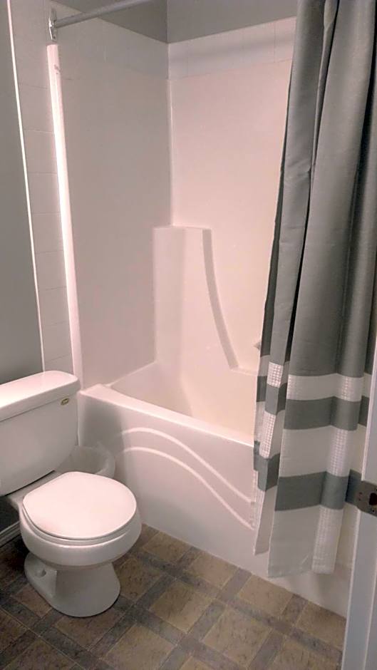 Quiet 2 Bed 2 Bath close to Westview Hospital