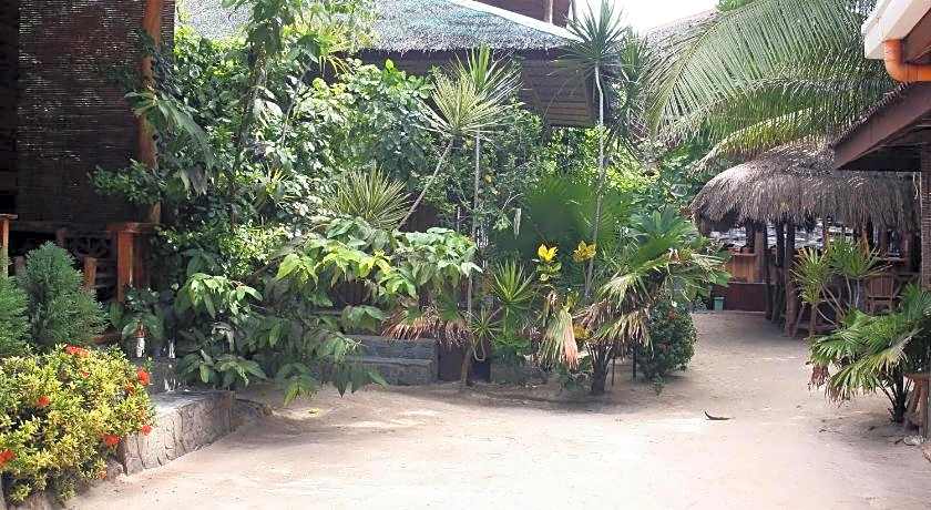 JJS BACKPACKERS VILLAGE