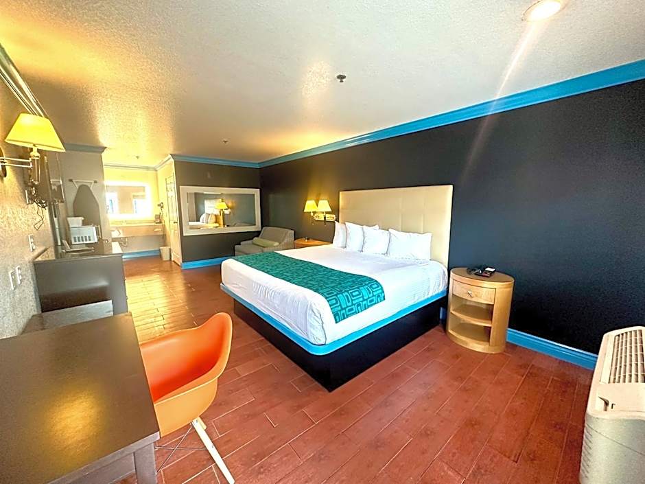 Photo 1 of 50 of Casa Blanca Hotel & Suites Orange SR-55 Freeway, Near Honda Center, Chapman University, Disneyland