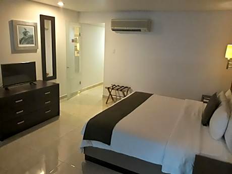Executive Suite with 1 Kingsize Bed