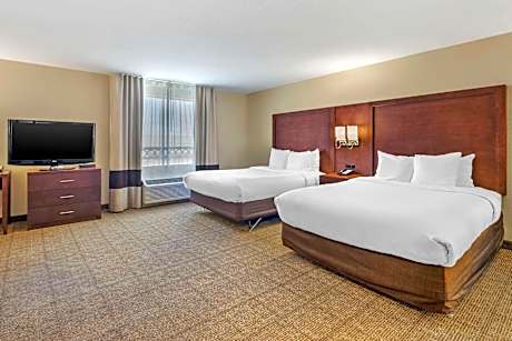 Queen Suite with Two Queen Beds