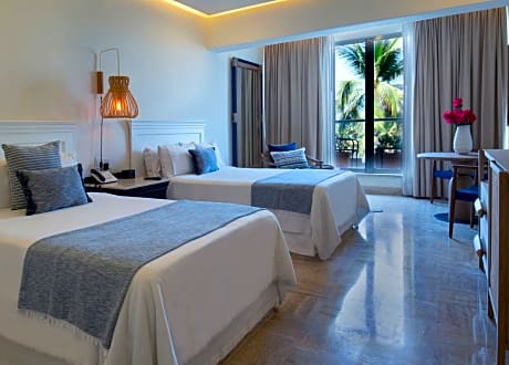 Superior Deluxe, 2 Double, Partial Ocean View