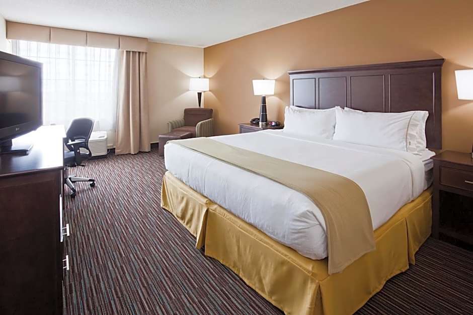 Holiday Inn Express and Suites Willmar By IHG