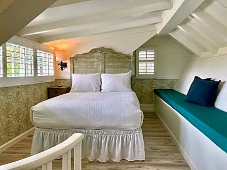 Carmel HideAway