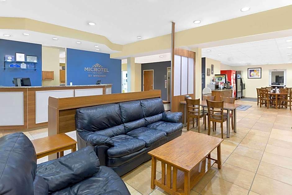 Microtel Inn & Suites by Wyndham Kearney