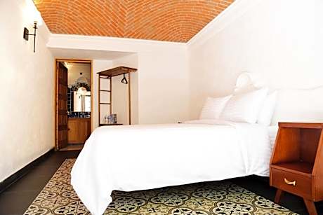 Queen Room with Balcony