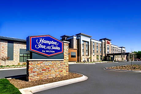 Hampton Inn By Hilton & Suites Milwaukee West