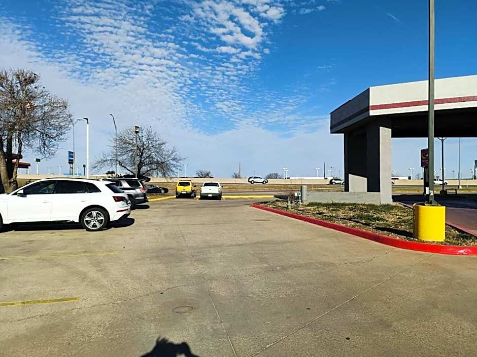 Travelers inn by OYO Wichita Falls