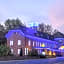 Logis Hôtel Restaurant Les 2 Rives - A75, en bordure de rivière