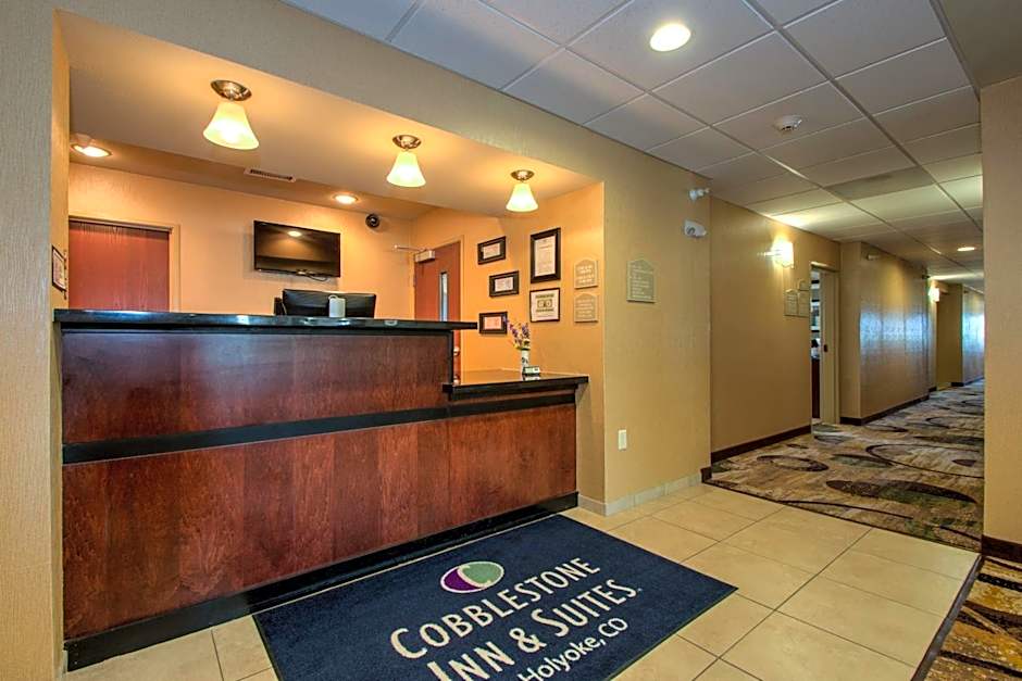 Cobblestone Inn & Suites - Holyoke