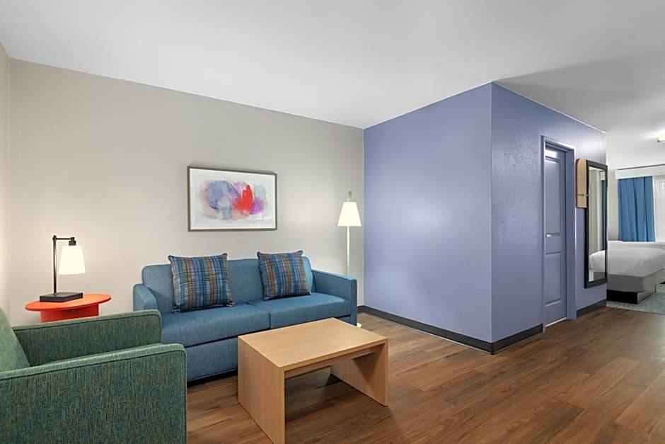 Garner Hotel Madison - Huntsville Airport by IHG