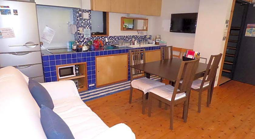 Guesthouse Hyakumanben Cross