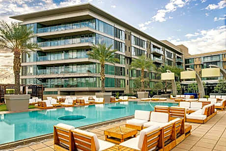 W Scottsdale
