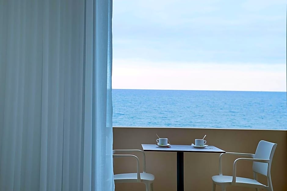 Silver Beach Hotel & Apartments