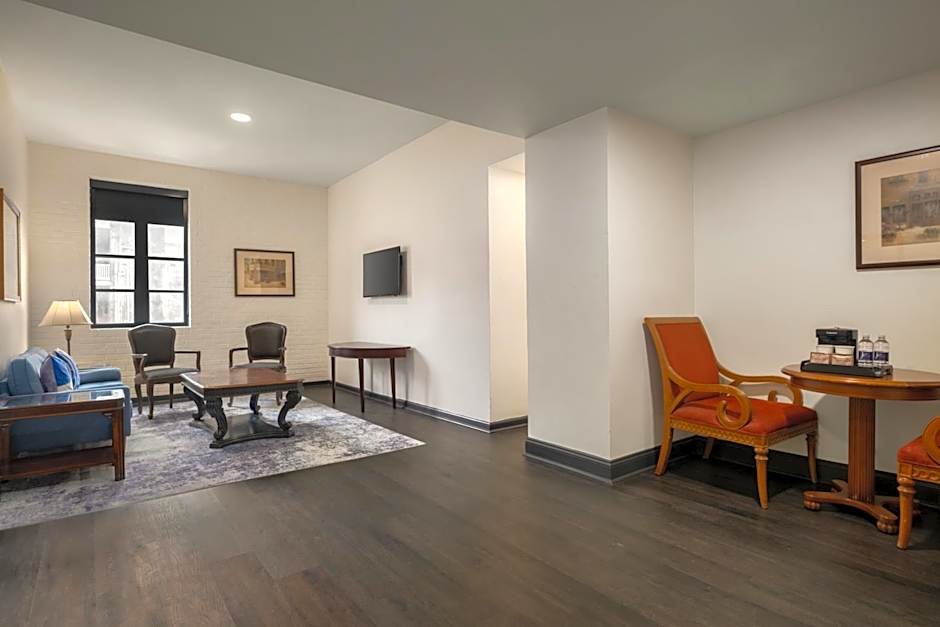 Le Richelieu Hotel in the French Quarter