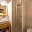 Berghi Hotel and Apartments