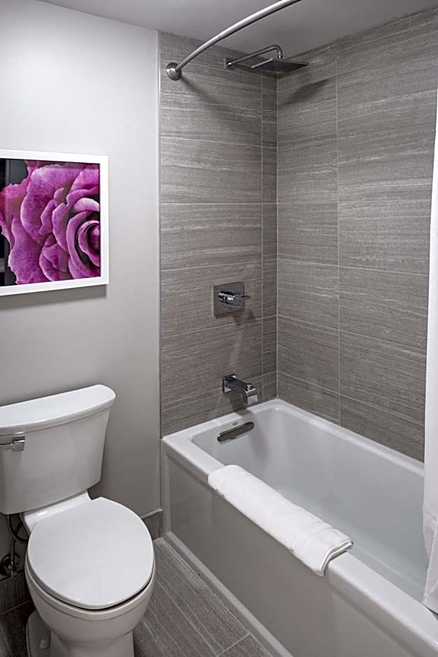 Magnolia Hotel Omaha