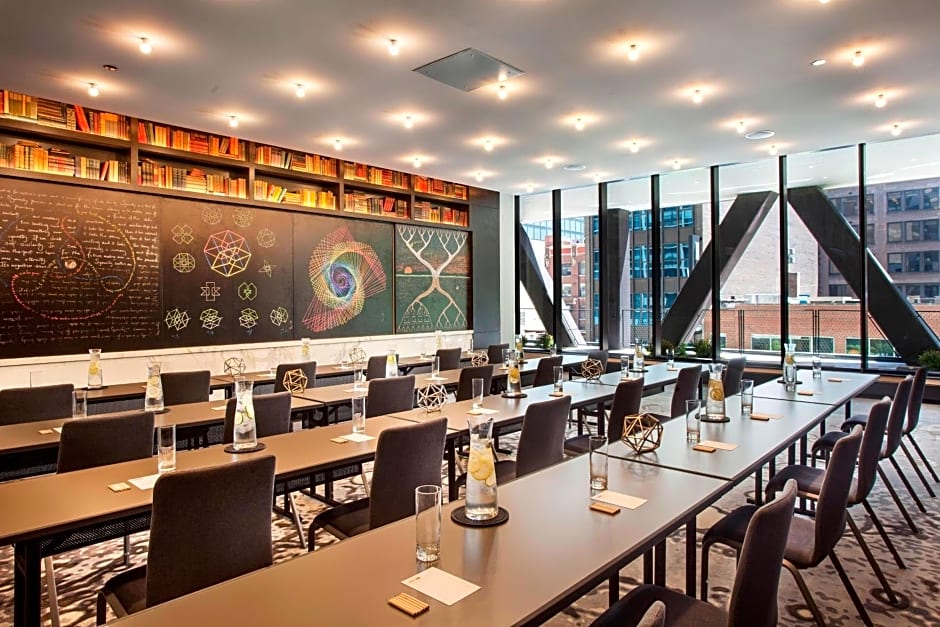 HOTEL EMC2, Autograph Collection by Marriott
