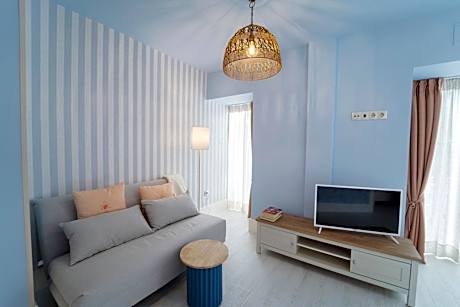 One-Bedroom Apartment with Balcony and Mountain View