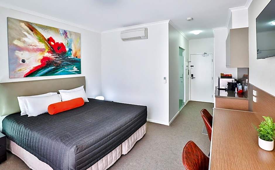Indulge Apartments - Ontario