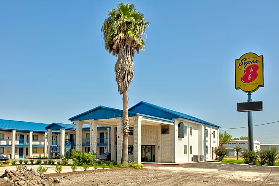 Super 8 by Wyndham Victoria TX
