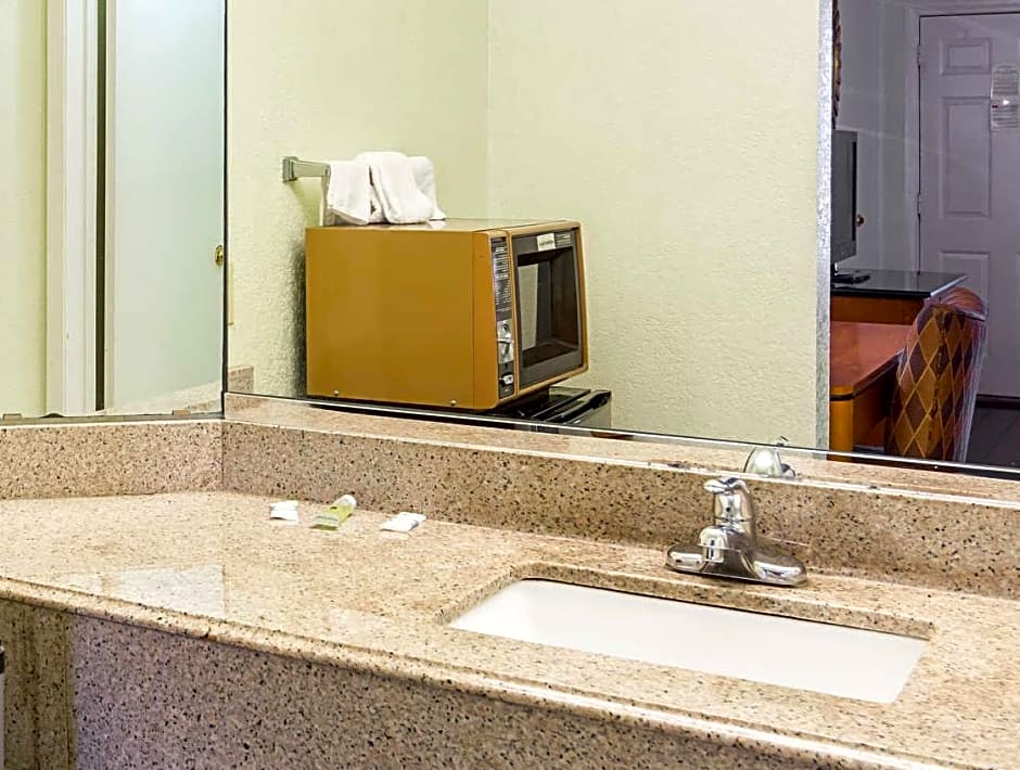 Magnuson Hotel Little Rock South