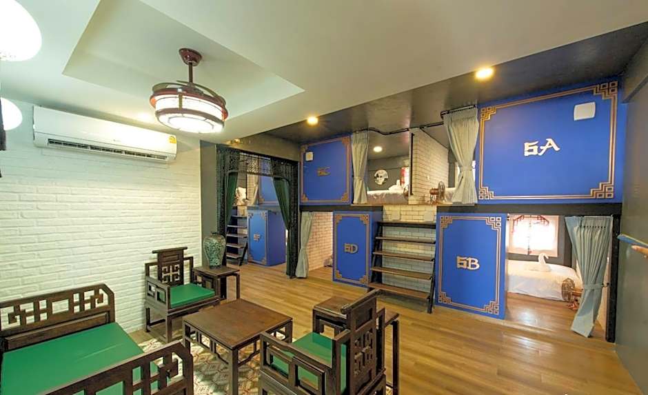 Lynlan Hostel & Cafe