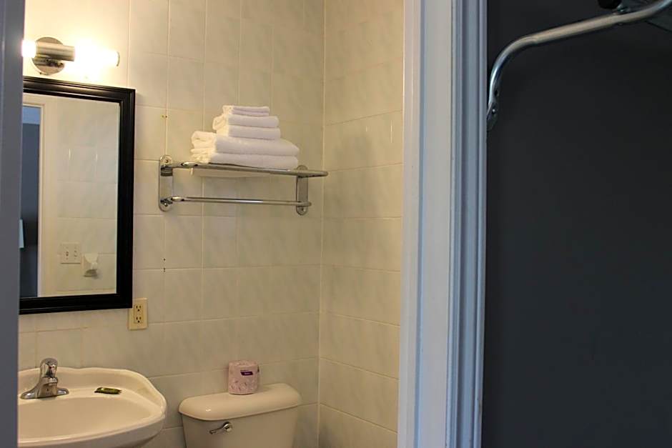 Super 7 Motel London