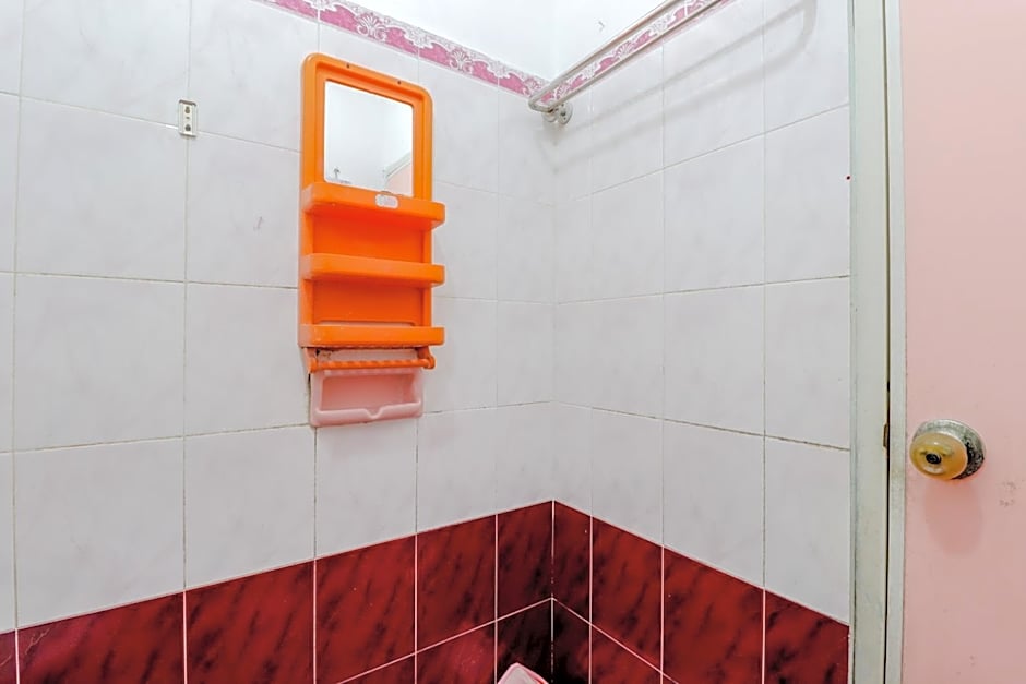 Adinda Beach Hotel and Villa