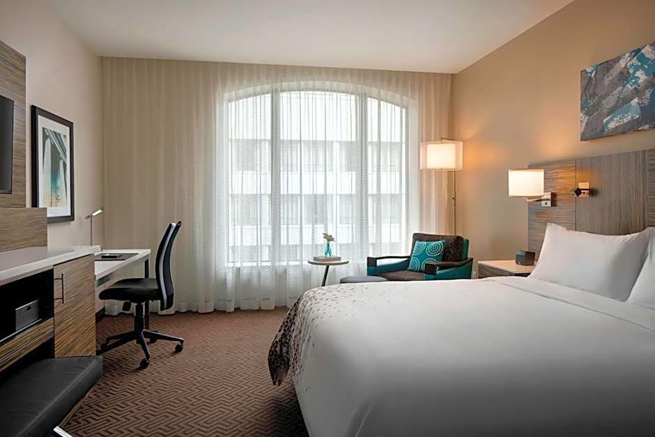Renaissance by Marriott Denver Downtown City Center Hotel