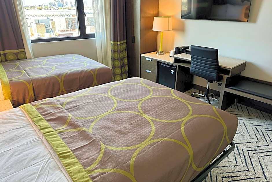 Super 8 by Wyndham Bronx Near Stadium