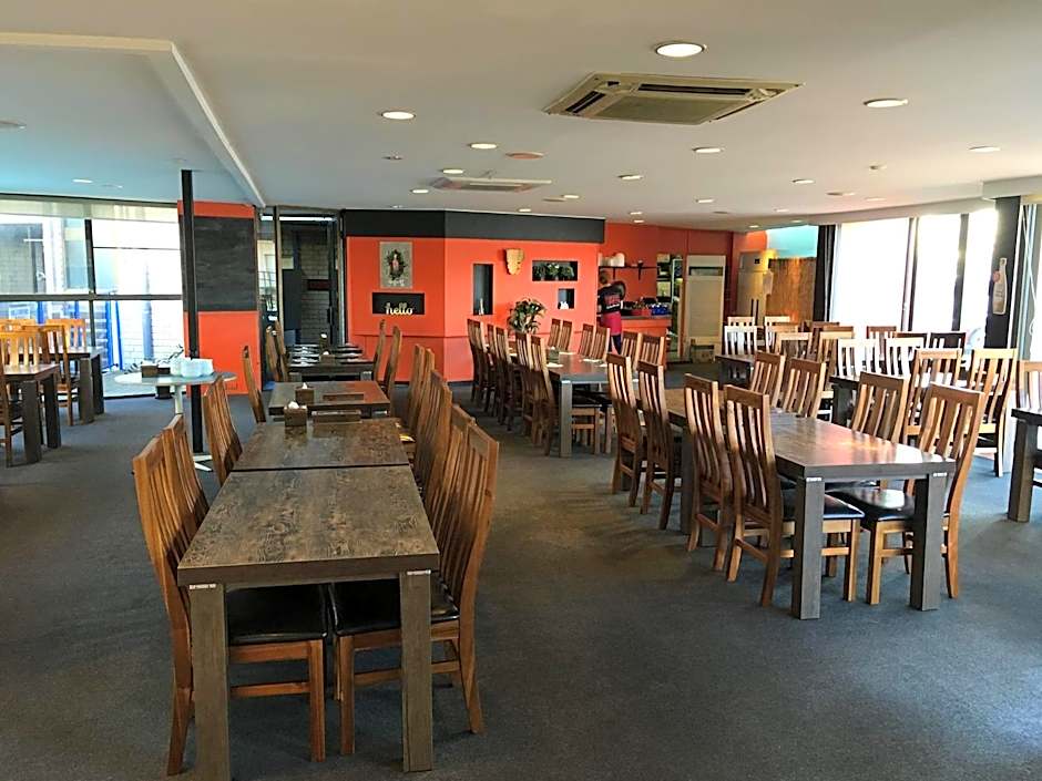 Palm Court Motor Inn