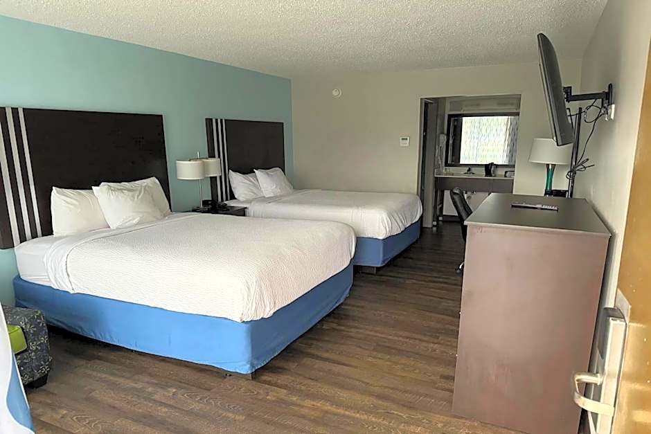 Photo 1 of 21 of 2 Queen Beds