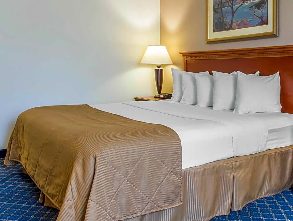 Clarion Hotel & Conference Center