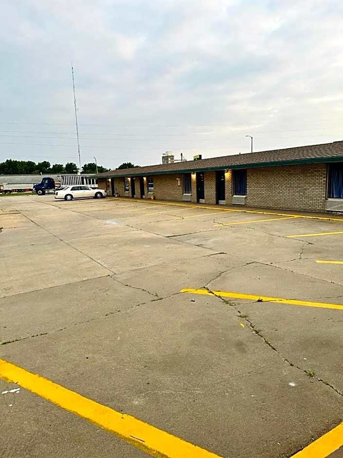 Travel Inn & Suites