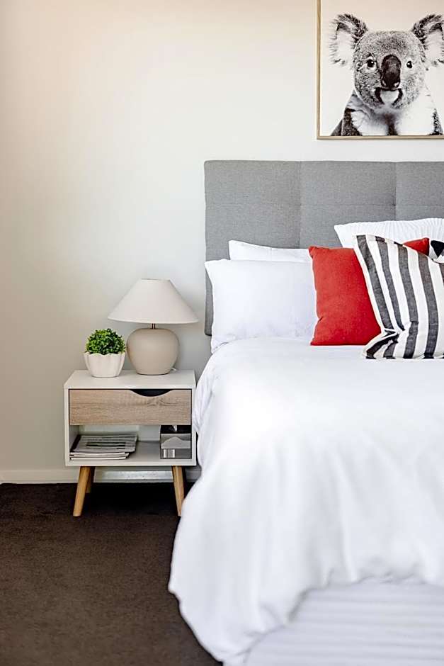 Mala Retreat Chardonnay Studio Immaculate and Comfortable