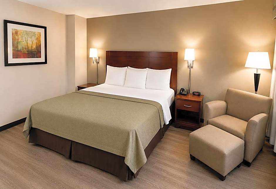Econo Lodge Cartersville-Emerson Lake Point