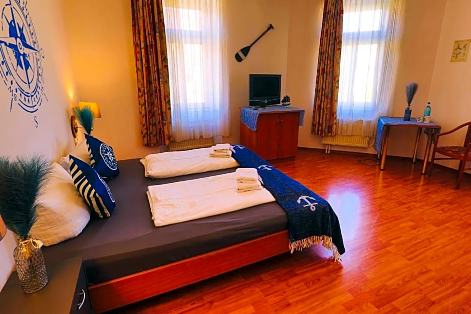 Ryde & Hyde Budget Hotel