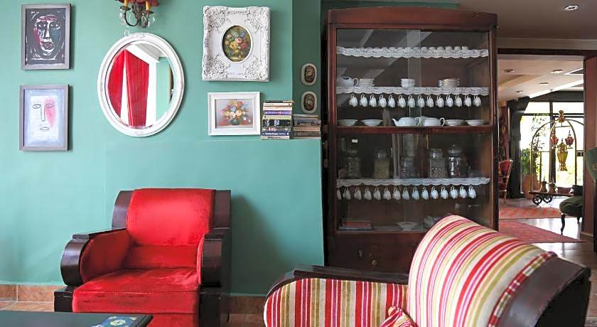 Gondola Hotel & Suites
