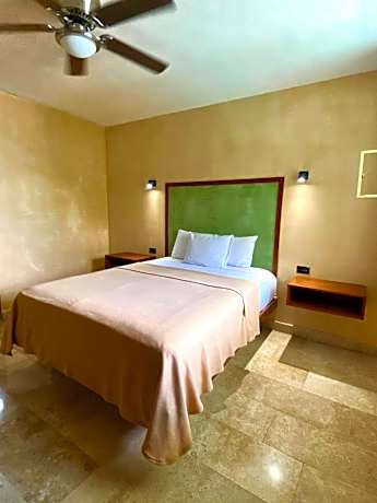 Deluxe Queen Room