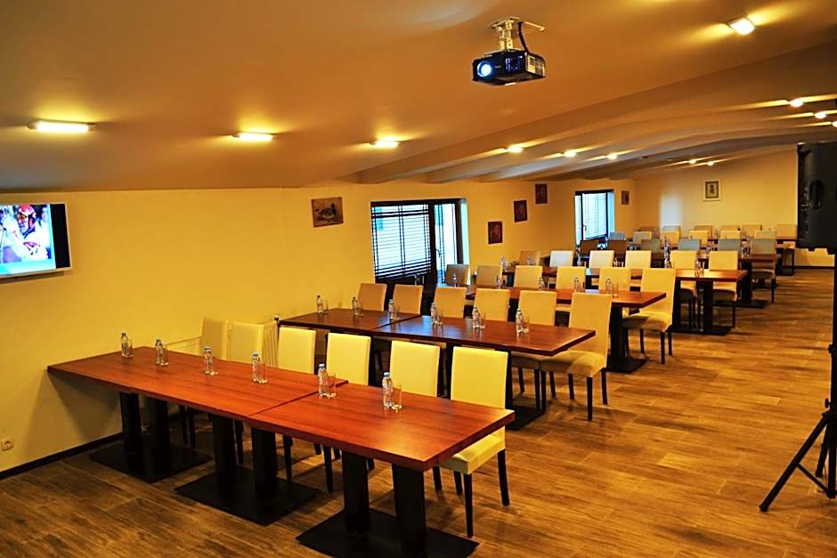 Forest Nook Aparthotel