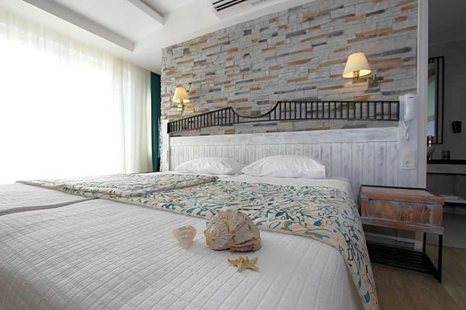 Dedeminn Marina Hotel