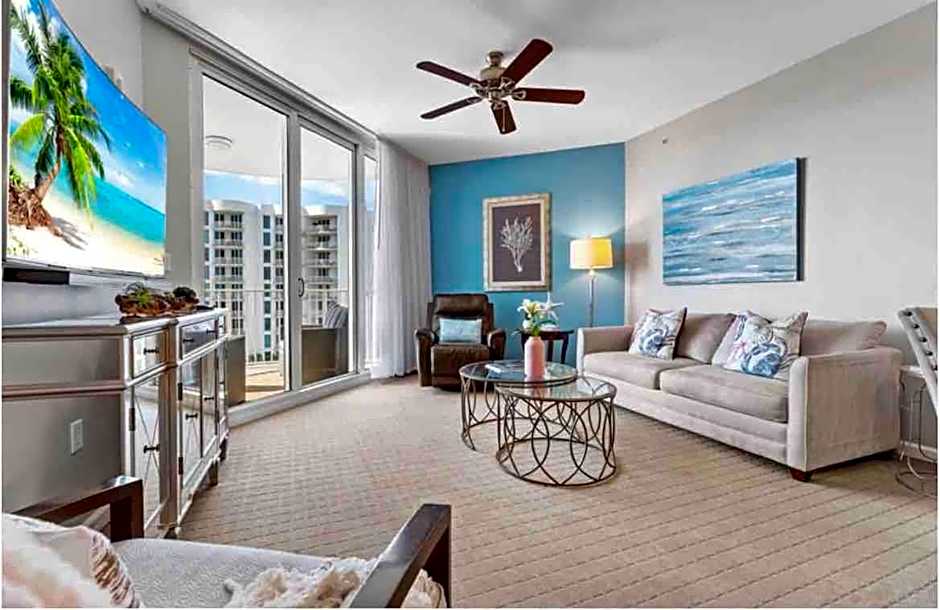Pink Sunsets at the Palms of Destin Across from Beach, Heated Pool Shuttle & Dining
