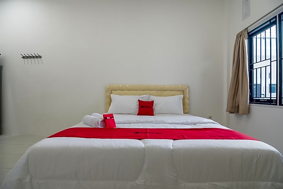 RedDoorz near Sultan Thaha Airport Jambi